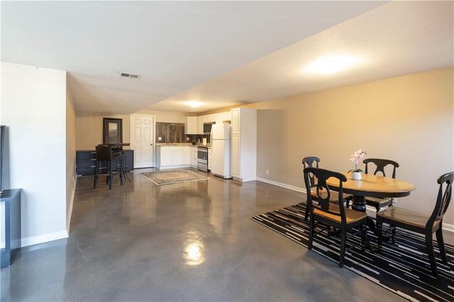 9732 W 115th Street, Overland Park, KS 66210