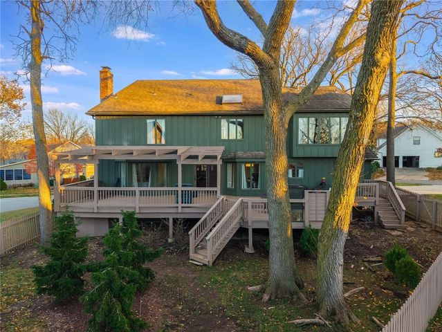 9732 W 115th Street, Overland Park, KS 66210