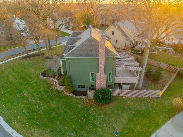 9732 W 115th Street, Overland Park, KS 66210