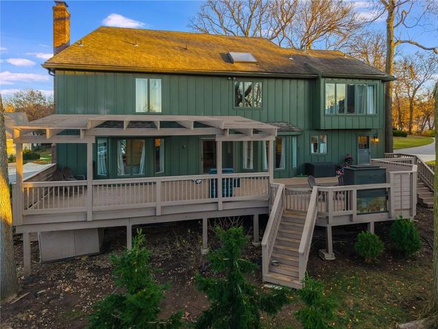 9732 W 115th Street, Overland Park, KS 66210