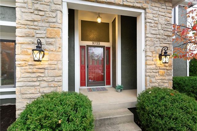 9732 W 115th Street, Overland Park, KS 66210