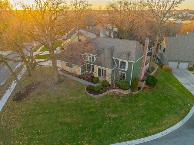 9732 W 115th Street, Overland Park, KS 66210