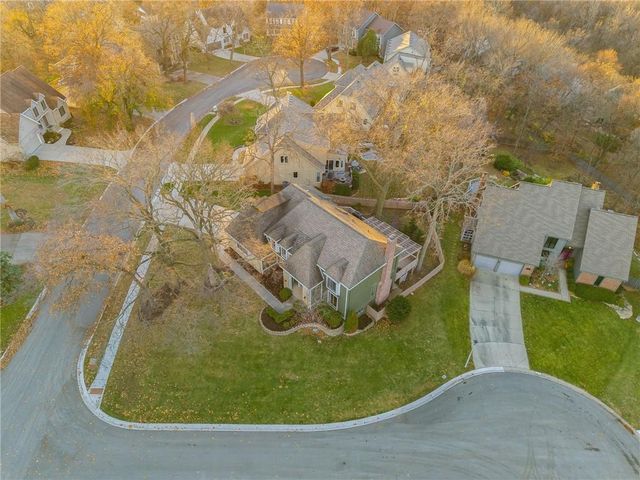 9732 W 115th Street, Overland Park, KS 66210