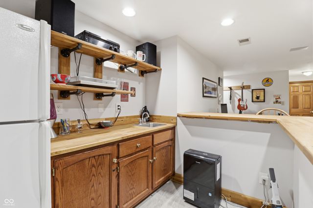 1240 Eagle View Court, Greenwood, IN 46143
