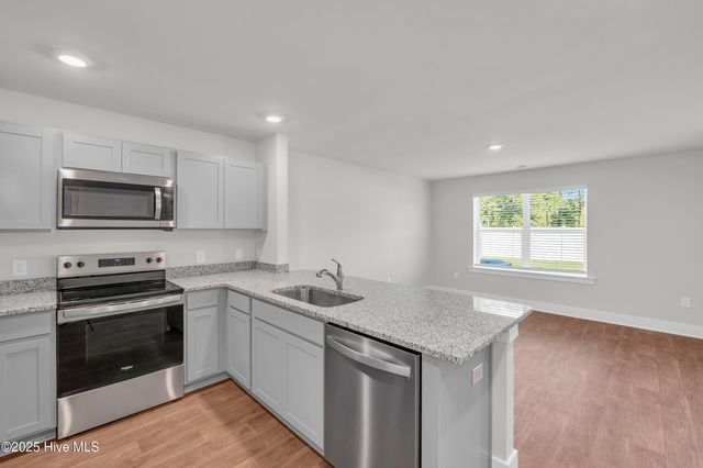 123 S Grassland Road, Holly Ridge, NC 28445