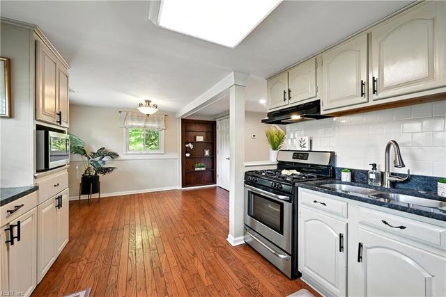 1068 Washington DR, Chesapeake, VA 23322