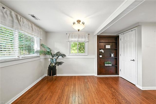 1068 Washington DR, Chesapeake, VA 23322