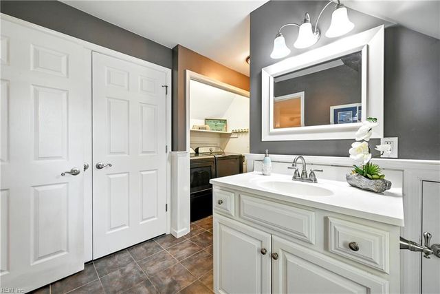 1068 Washington DR, Chesapeake, VA 23322