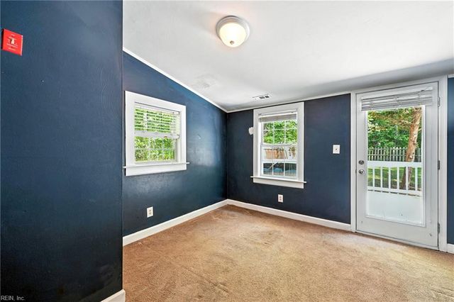 1068 Washington DR, Chesapeake, VA 23322