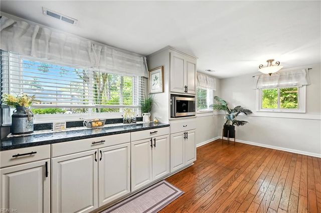 1068 Washington DR, Chesapeake, VA 23322