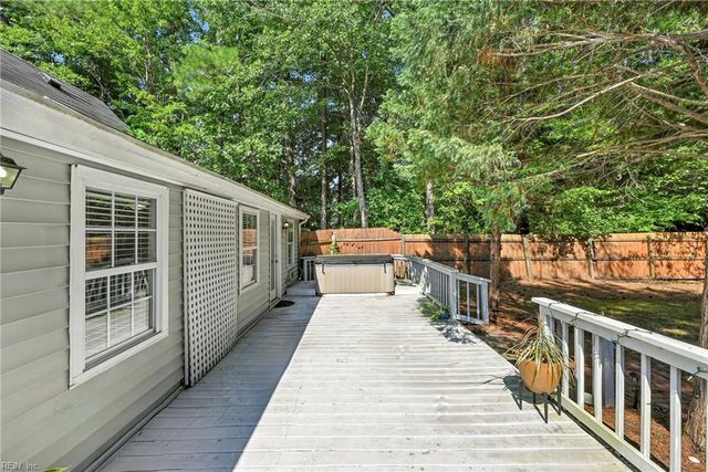 1068 Washington DR, Chesapeake, VA 23322