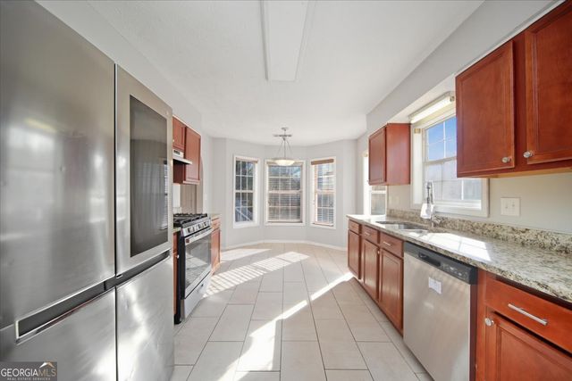 317 Acaro Ct, Ellenwood, GA 30294