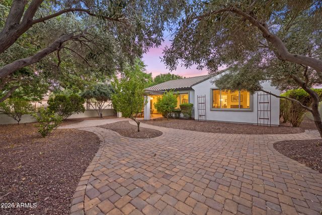 14874 W LUNA Circle, Litchfield Park, AZ 85340