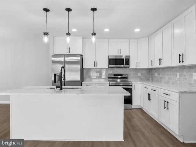 602 W SPRING ST, Woodstock, VA 22664