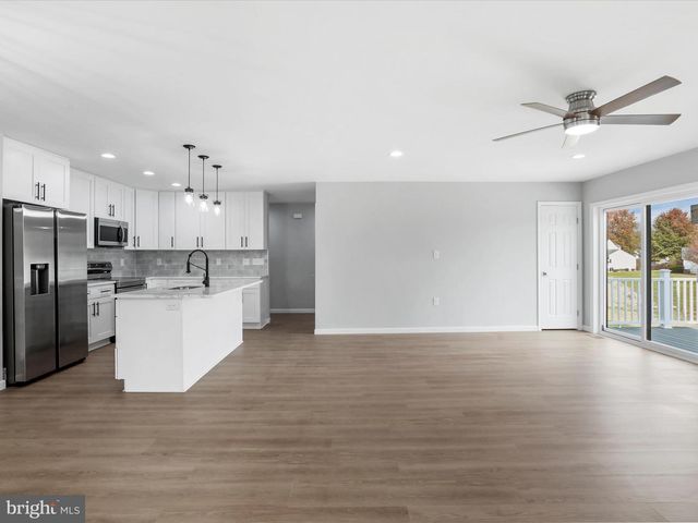 602 W SPRING ST, Woodstock, VA 22664