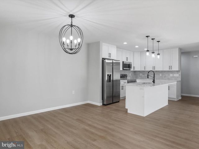 602 W SPRING ST, Woodstock, VA 22664