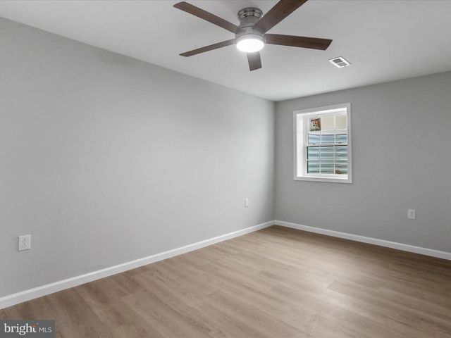 602 W SPRING ST, Woodstock, VA 22664