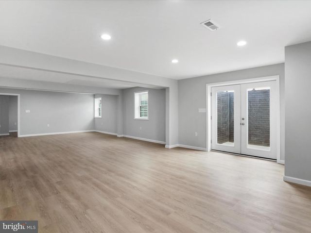 602 W SPRING ST, Woodstock, VA 22664