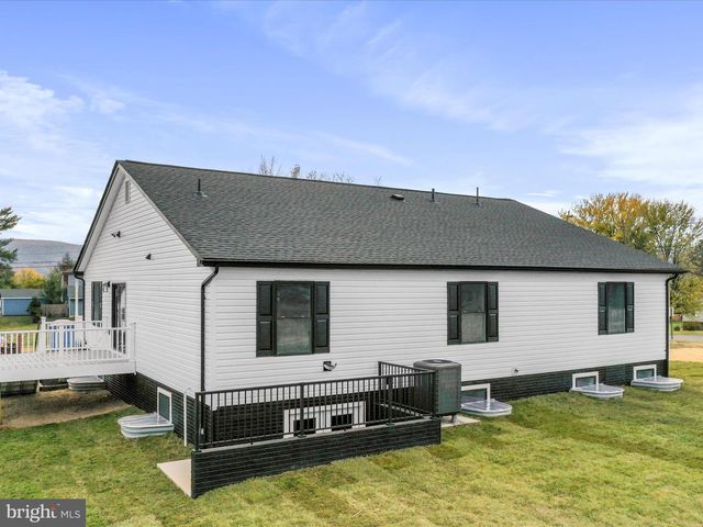 602 W SPRING ST, Woodstock, VA 22664