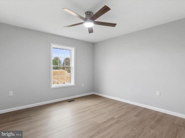 602 W SPRING ST, Woodstock, VA 22664