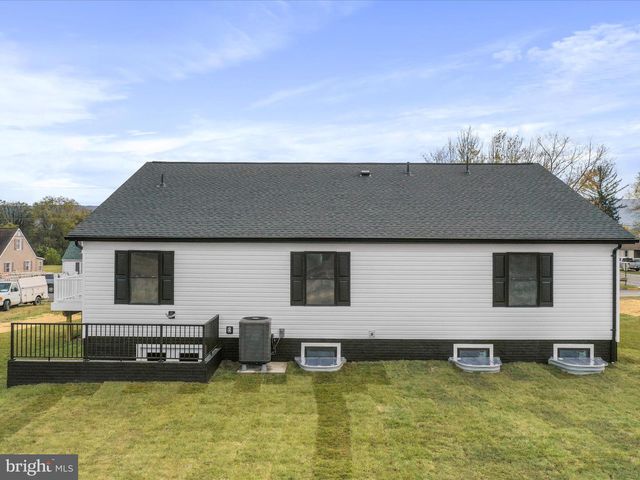 602 W SPRING ST, Woodstock, VA 22664