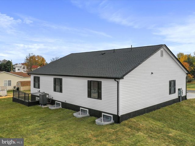 602 W SPRING ST, Woodstock, VA 22664