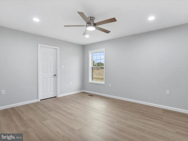 602 W SPRING ST, Woodstock, VA 22664