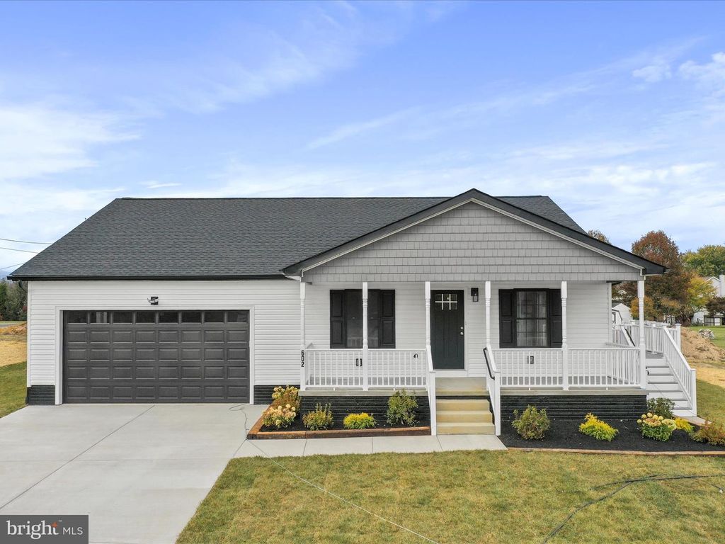 602 W SPRING ST, Woodstock, VA 22664