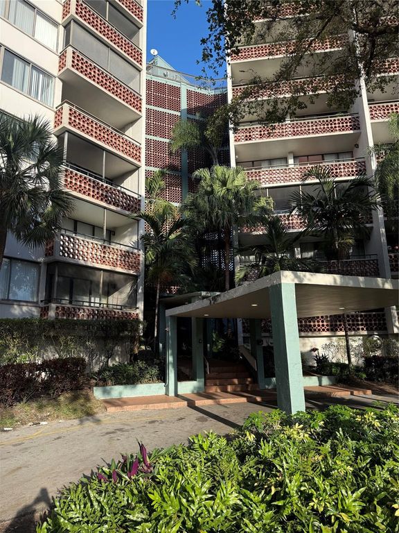 4222 Inverrary Boulevard, Lauderhill, FL 33319