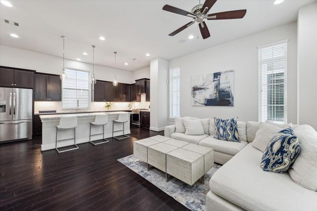 5212 Larkin Street, Houston, TX 77007