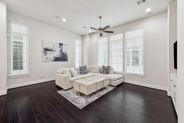 5212 Larkin Street, Houston, TX 77007