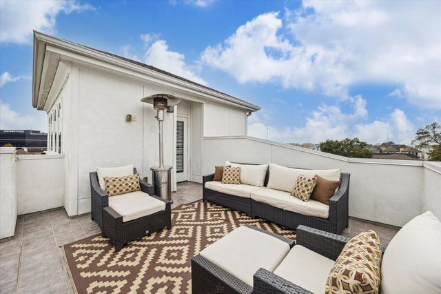 5212 Larkin Street, Houston, TX 77007