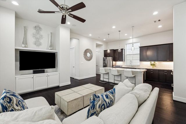 5212 Larkin Street, Houston, TX 77007