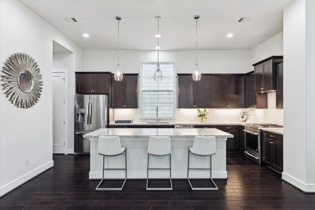 5212 Larkin Street, Houston, TX 77007