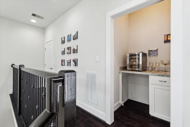 5212 Larkin Street, Houston, TX 77007