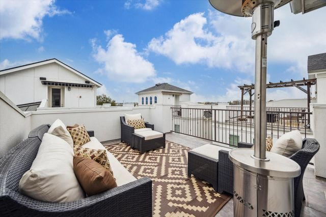 5212 Larkin Street, Houston, TX 77007