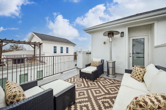 5212 Larkin Street, Houston, TX 77007