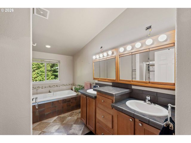 87719 BILL CREEK Ln, Bandon, OR 97411