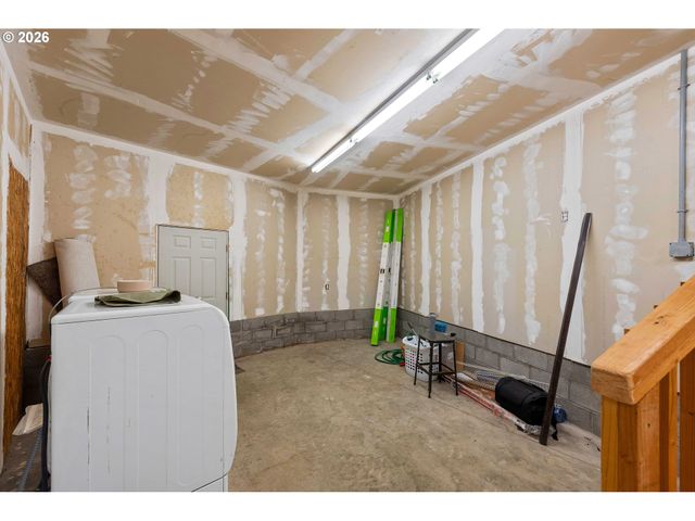 87719 BILL CREEK Ln, Bandon, OR 97411