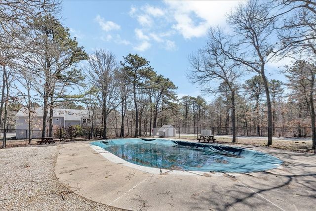 35 Ashumet Rd 10C, Mashpee, MA 02649
