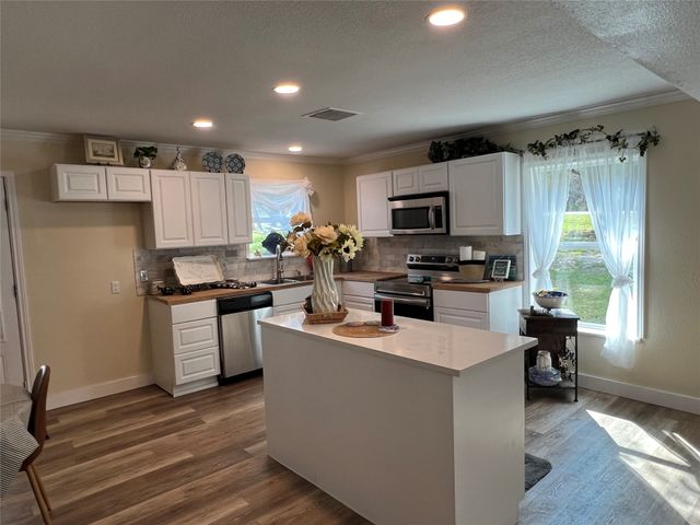 1203 Mountainside Drive, Granbury, TX 76048