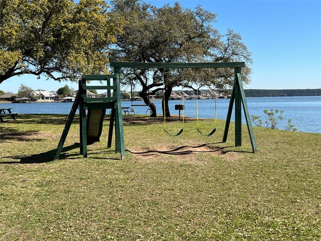 1203 Mountainside Drive, Granbury, TX 76048