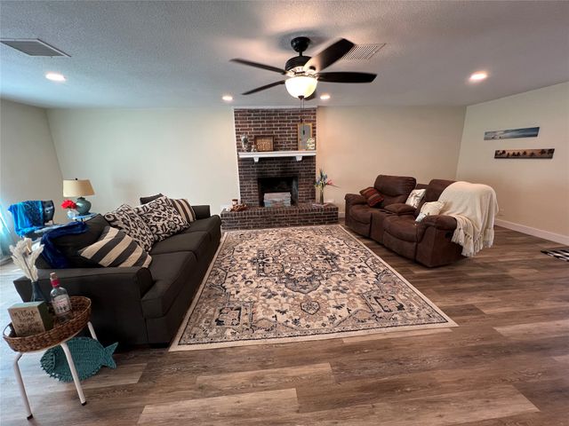 1203 Mountainside Drive, Granbury, TX 76048