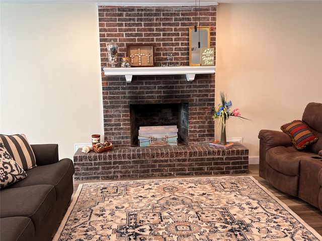 1203 Mountainside Drive, Granbury, TX 76048