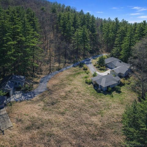 6625 Forest Beach Drive, Laketown Twp, MI 49423