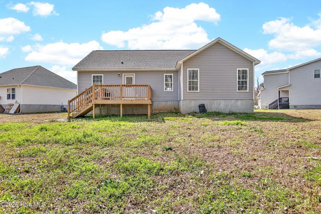 604 Sonata Court, Richlands, NC 28574