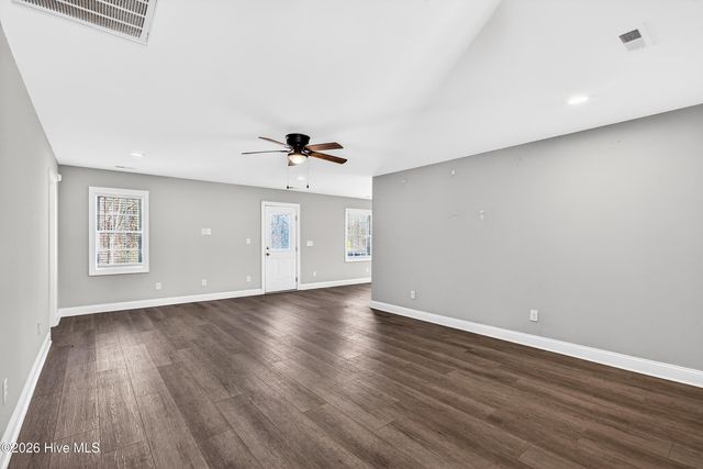 604 Sonata Court, Richlands, NC 28574