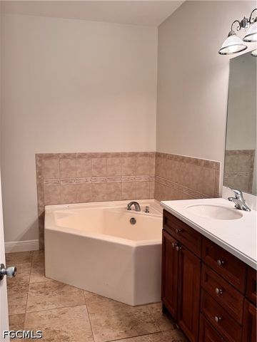26527 Robin WAY, Bonita Springs, FL 34135