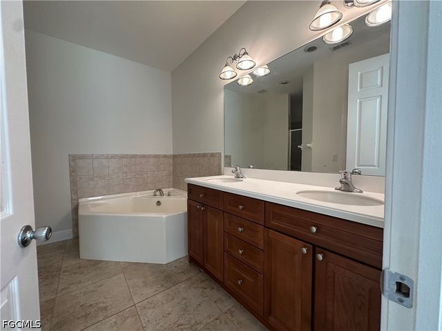 26527 Robin WAY, Bonita Springs, FL 34135