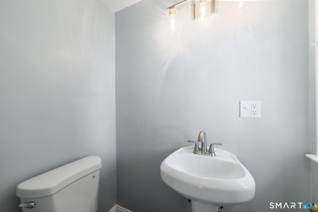 48 Lardner Road, Bristol, CT 06010